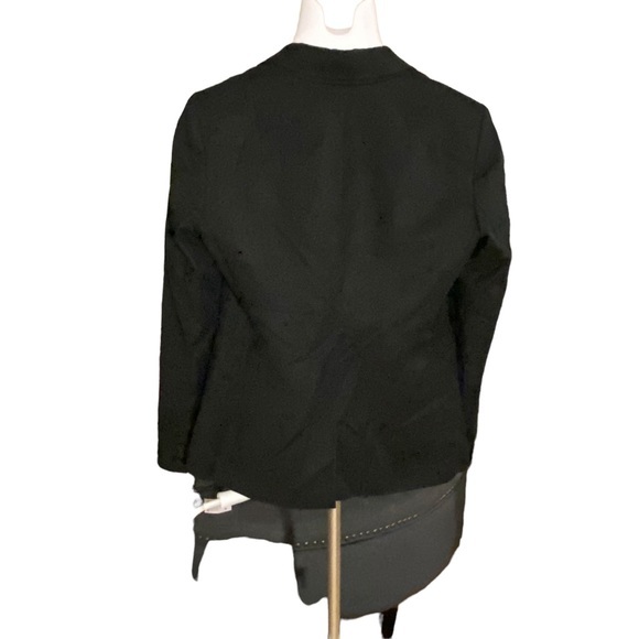 Banana Republic Classic Blazer 2 button size 8 Blue striped interior - Picture 8 of 8